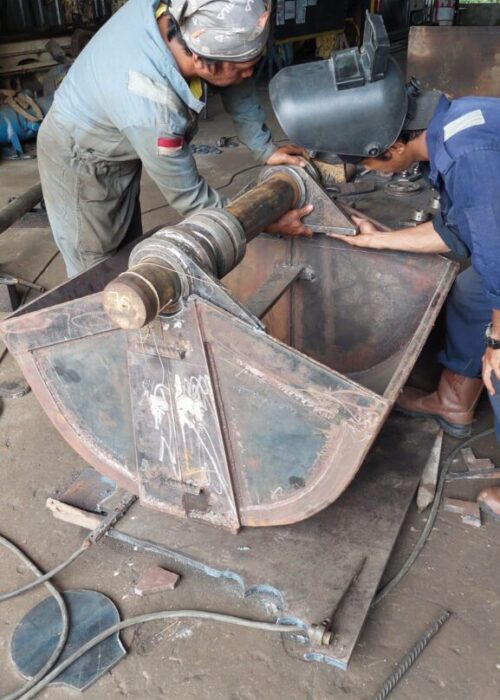 Fabrikasi Clamshell Bucket - Proyek Pertamina Hulu Kalimantan Timur (PHKT) Lawe-lawe 14 Fabrikasi Clamshell Bucket - Proyek Pertamina Hulu Kalimantan Timur (PHKT) Lawe-lawe 14