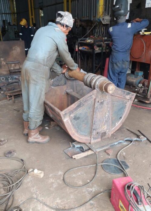 Fabrikasi Clamshell Bucket - Proyek Pertamina Hulu Kalimantan Timur (PHKT) Lawe-lawe 16 Fabrikasi Clamshell Bucket - Proyek Pertamina Hulu Kalimantan Timur (PHKT) Lawe-lawe 16