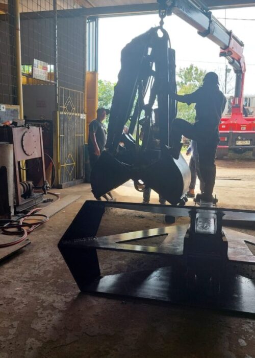 Fabrikasi Clamshell Bucket - Proyek Pertamina Hulu Kalimantan Timur (PHKT) Lawe-lawe 18